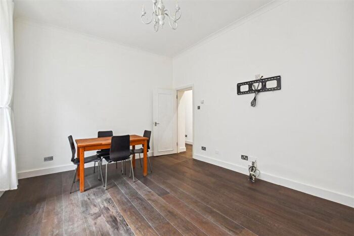 2 Bedroom Apartment To Rent In Park Road, London, NW1