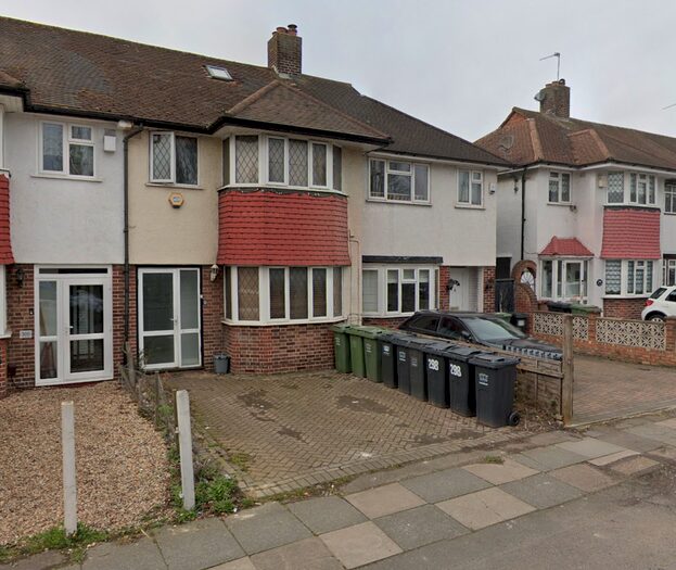 Studio To Rent In Verdant Lane, London SE6