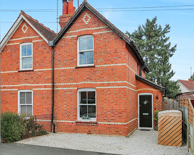 2 Bedroom Semi-Detached House For Sale In Meadowside Road, Pangbourne, RG8