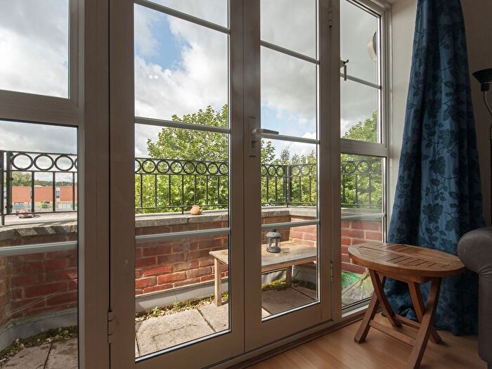 2 Bedroom Flat To Rent In Becket Street, Central Oxford, OX1