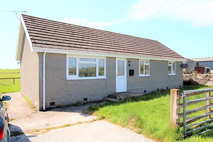 3 Bedroom Bungalow To Rent In Ynyslas, Borth, SY24