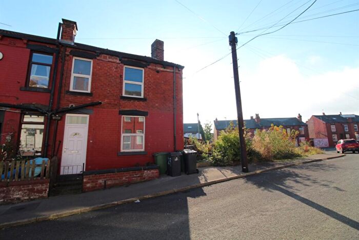 1 Bedroom End Of Terrace House To Rent In Aviary Row, LS12