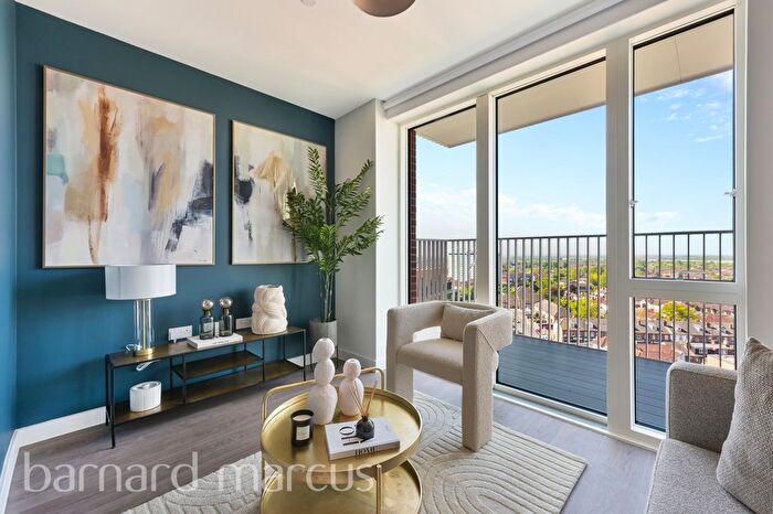 1 Bedroom Flat To Rent In New Road, Feltham, TW14