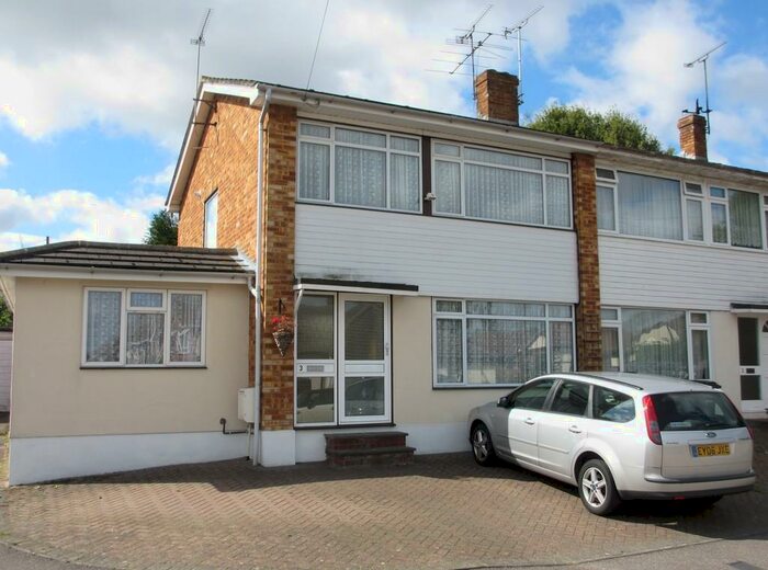 3 Bedroom Semi-Detached House To Rent In The Acorns, Hockley, SS5