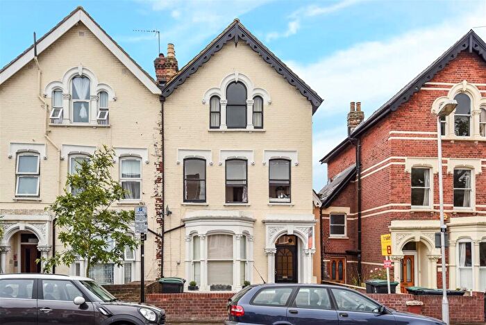 1 Bedroom Flat To Rent In Oakfield Road, Finsbury Park, N4