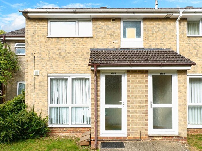 1 Bedroom Apartment For Sale In Queen Emmas Dyke, Witney, Oxfordshire, OX28