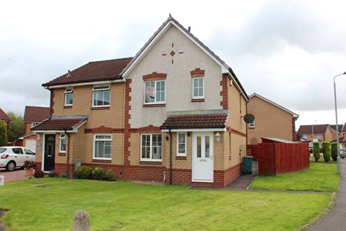 3 Bedroom Semi Detached House To Rent In Elm Drive, Chapelhall, ML6
