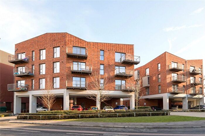 1 Bedroom Maisonette To Rent In Walnut Tree Close, Guildford, Surrey, GU1