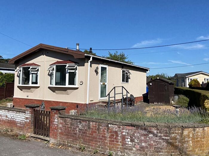 2 Bedroom Property For Sale In Westhorpe Park, Marlow, SL7