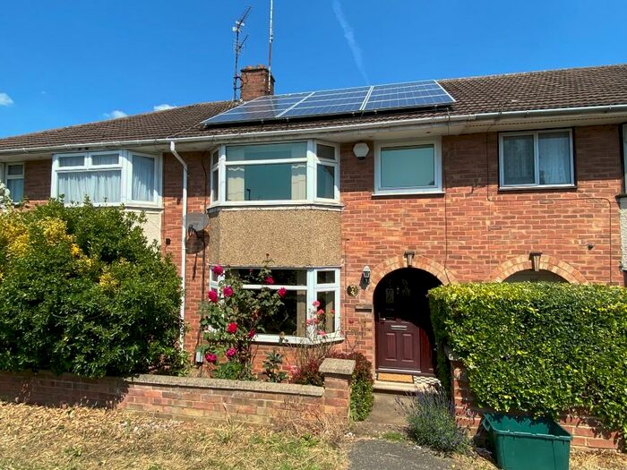 3 Bedroom Terraced House To Rent In Fairway, Northampton, Northamptonshire, NN2