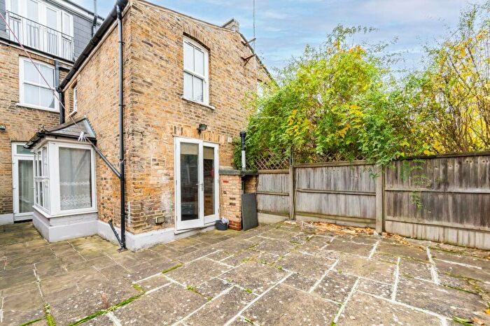 6 Bedroom Terraced House To Rent In Gathorne Road, , Wood Green, London, N22