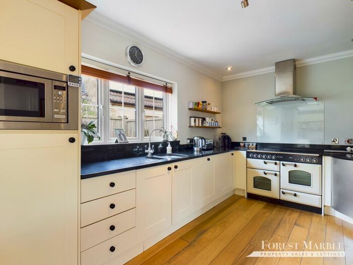 5 Bedroom Detached House For Sale In Chelynch Park, Doulting, BA4