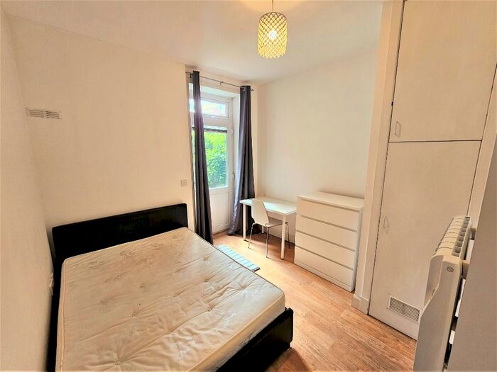 1 Bedroom Flat To Rent In Irvine Place, Aberdeen, AB10