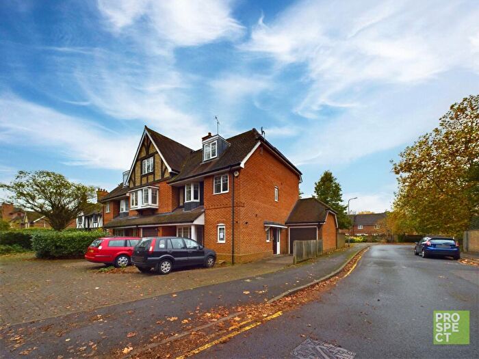 4 Bedroom End Of Terrace House To Rent In Parkside Road, Reading, Berkshire, RG30