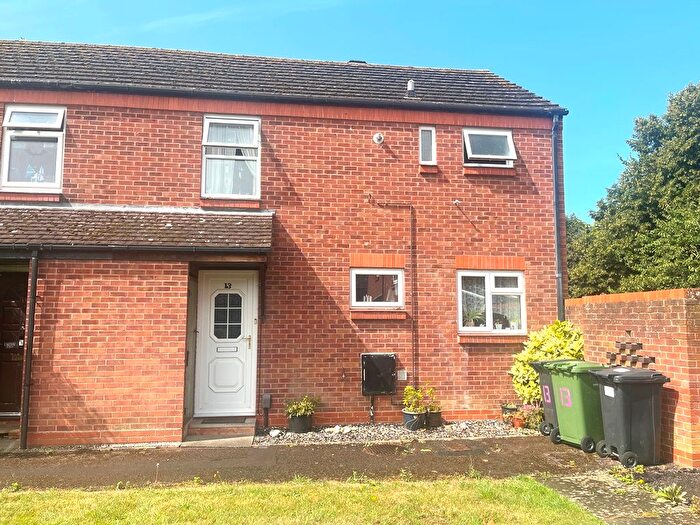 4 Bedroom Semi-Detached House For Sale In Oak Tree Close, Evesham, WR11