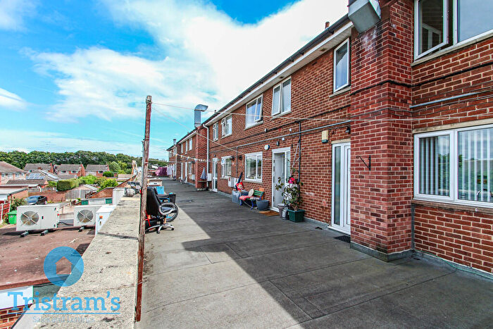 3 Bedroom Flat For Sale In Monksway, Silverdale, NG11