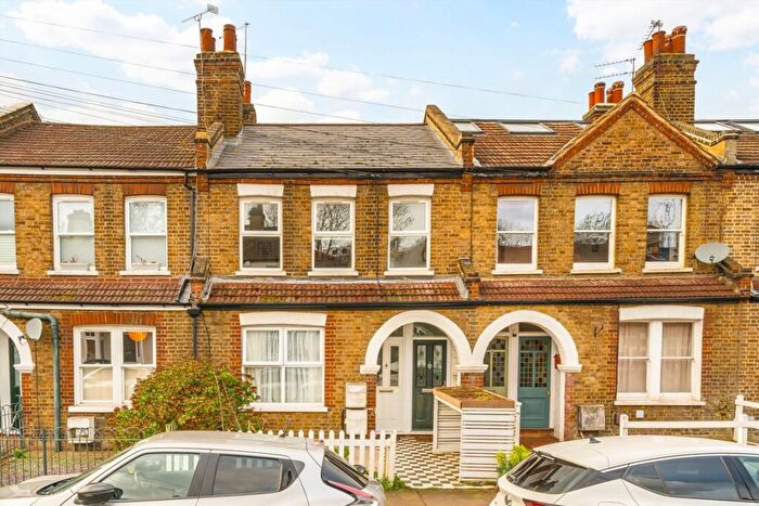 2 Bedroom Flat For Sale In Malyons Road, Ladywell, SE13