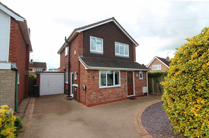 3 Bedroom Detached House For Sale In Kingswinford, Ross Drive, DY6