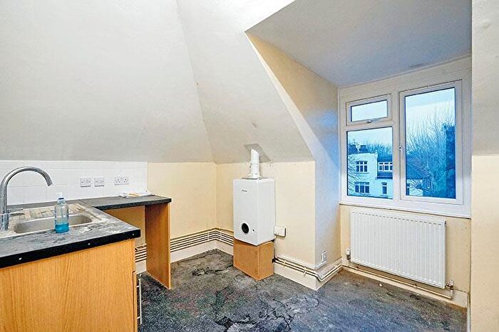 1 Bedroom Flat For Sale In Chatsworth Road, Brondesbury, NW2