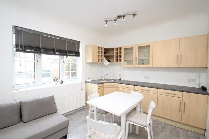 3 Bedroom Property To Rent In Selsdon Road, South Croydon, CR2