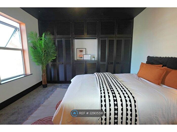 6 Bedroom Semi-Detached House To Rent In Henry Road, Gloucester, GL1