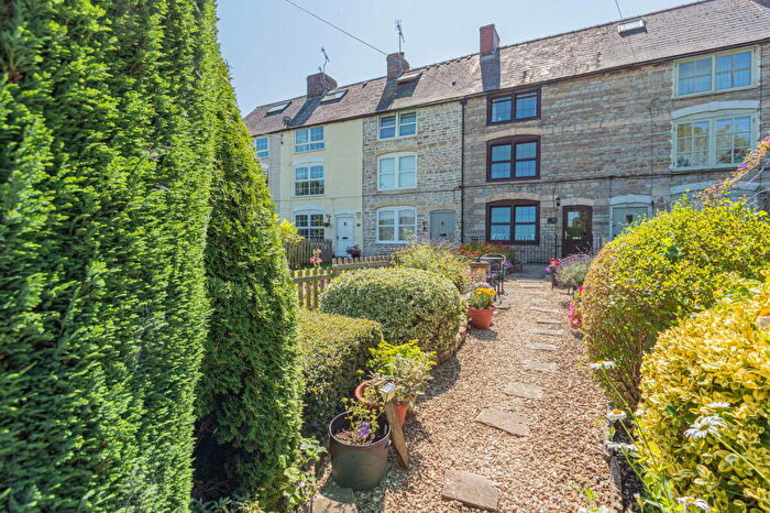 2 Bedroom Cottage For Sale In Walk Mill Lane, Kingswood, Wotton-under-Edge, GL12