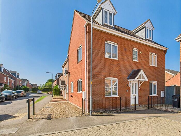 4 Bedroom Detached House For Sale In Rosemary Way, Downham Market, PE38