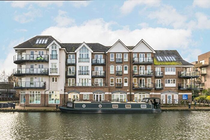 3 Bedroom Flat For Sale In Durham Wharf Drive, Brentford, TW8