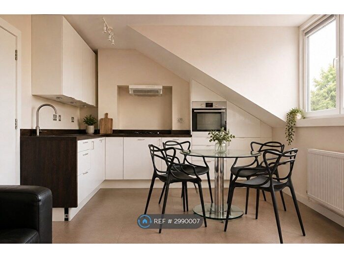 2 Bedroom Flat To Rent In Brailsford Road, London, SW2