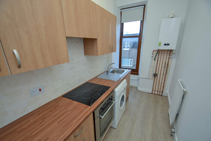1 Bedroom Flat To Rent In / Wellshot Road, Tollcross, Glasgow, G32