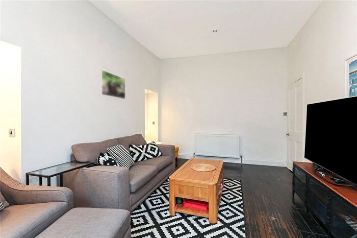 3 Bedroom Terraced House For Sale In Danes Drive, Scotstoun, Glasgow, G14