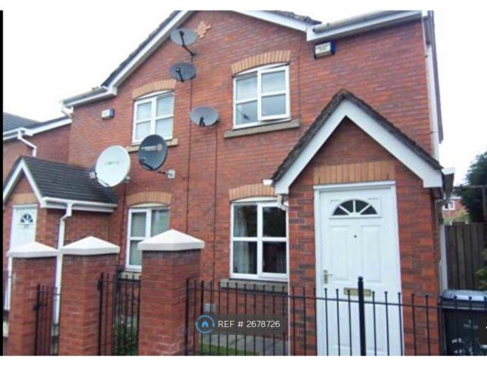 2 Bedroom Semi Detached House To Rent In Queens Road, Manchester, M9