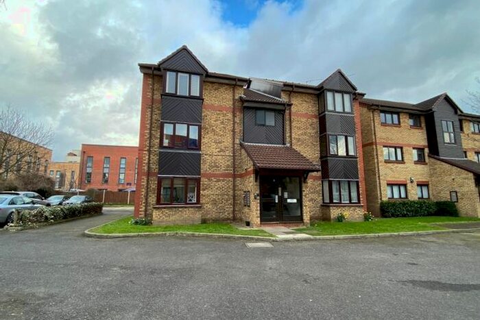 1 Bedroom Studio To Rent In Waterside Close, Barking, IG11