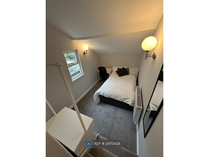 4 Bedroom End Of Terrace House To Rent In Southmead Road, Westbury-On-Trym, Bristol, BS10