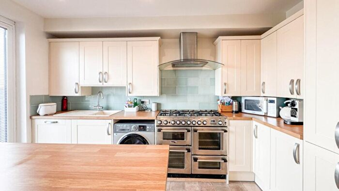 3 Bedroom Terraced House For Sale In Thanet Road, Bedminster, BS3