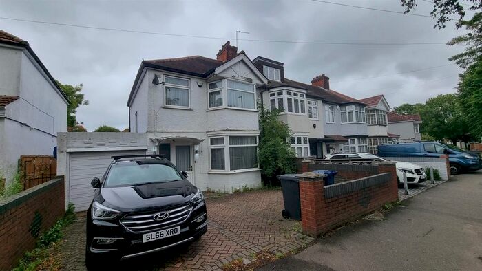 3 Bedroom Property To Rent In Whitton Avenue East, Greenford, UB6