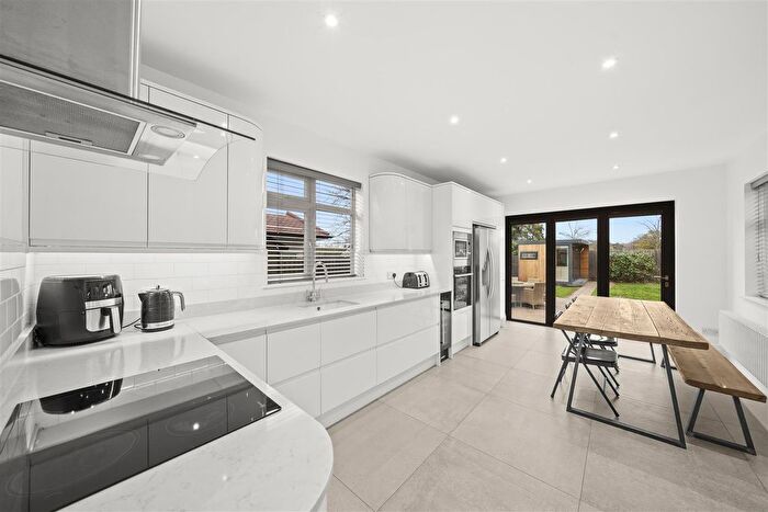 4 Bedroom Property To Rent In Merton Road, Harrow, HA2