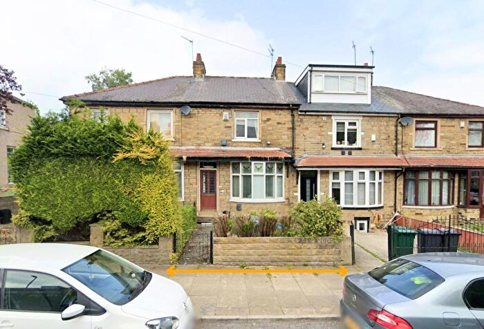 2 Bedroom Terraced House For Sale In Hutton Road, Bradford, BD5