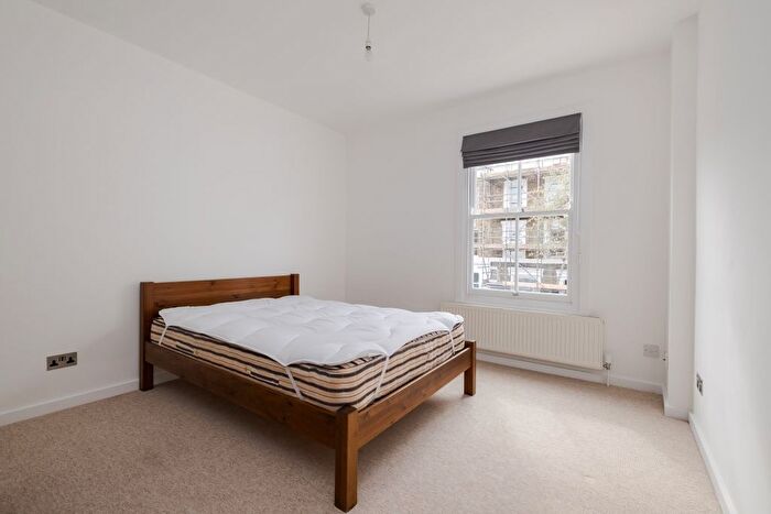 4 Bedroom Terraced House To Rent In Tottenham Road, London, N1