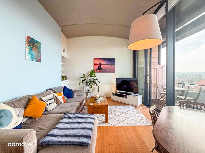 2 Bedroom Flat For Sale In Woodfield Road, Altrincham, WA14