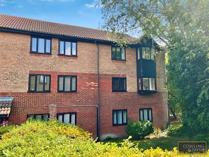 1 Bedroom Apartment For Sale In Copperfields, Basildon, SS15