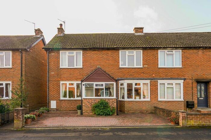 3 Bedroom Semi-Detached House For Sale In Westholme Crescent, Masham, Ripon, HG4