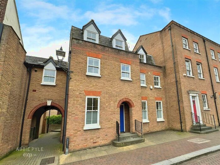 Houses for sale in Nickleby Close, ME1, Medway