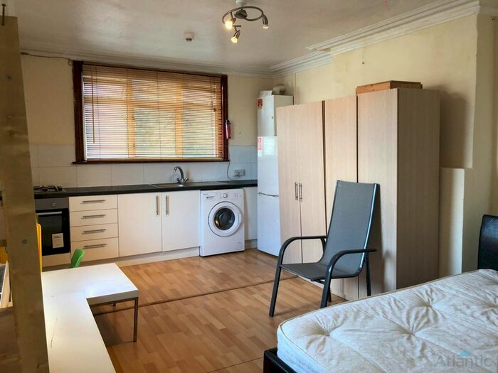 1 Bedroom Studio To Rent In Francis Road, Leyton, E10