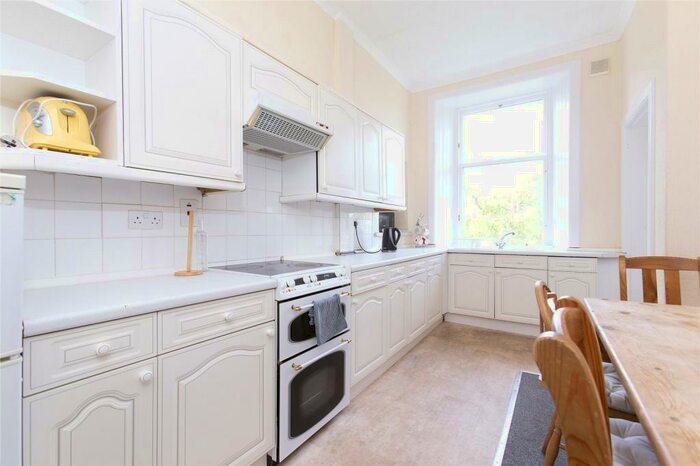 4 Bedroom Apartment To Rent In Strathfillan Road, Marchmont, Edinburgh, EH9