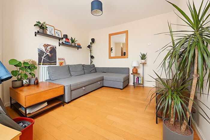 2 Bedroom Flat To Rent In Stanley Road, Teddington, TW11