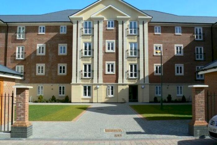 2 Bedroom Flat To Rent In Brunel Crescent, Swindon, SN2