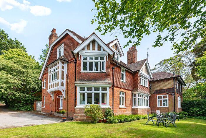 2 Bedroom Flat For Sale In Granville Road, Sevenoaks, TN13