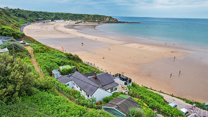 2 Bedroom Detached Bungalow For Sale In Cliff Bungalows, Traeth Nefyn Beach, LL53