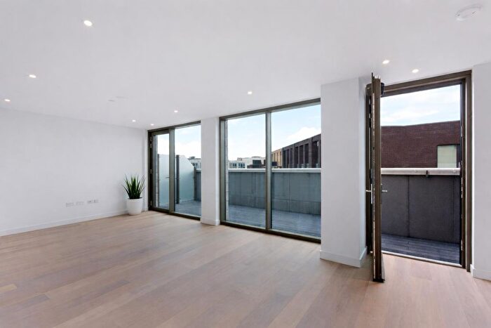 2 Bedroom Flat To Rent In Royal Wharf, London, E16